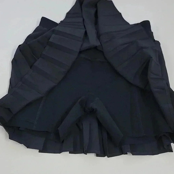 New Spanx get moving skort pleated black skirt - Picture 5 of 10